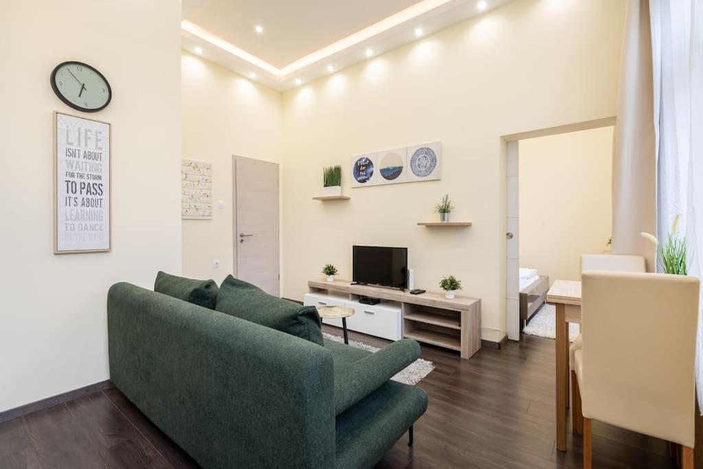 Peppy Home Of Harmony Budapest Kültér fotó
